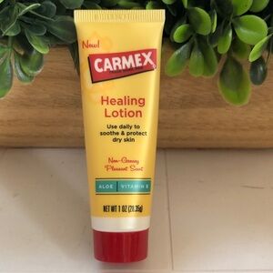 Carmex Healing Lotion with Aloe and Vitamin E     (1 oz tube)